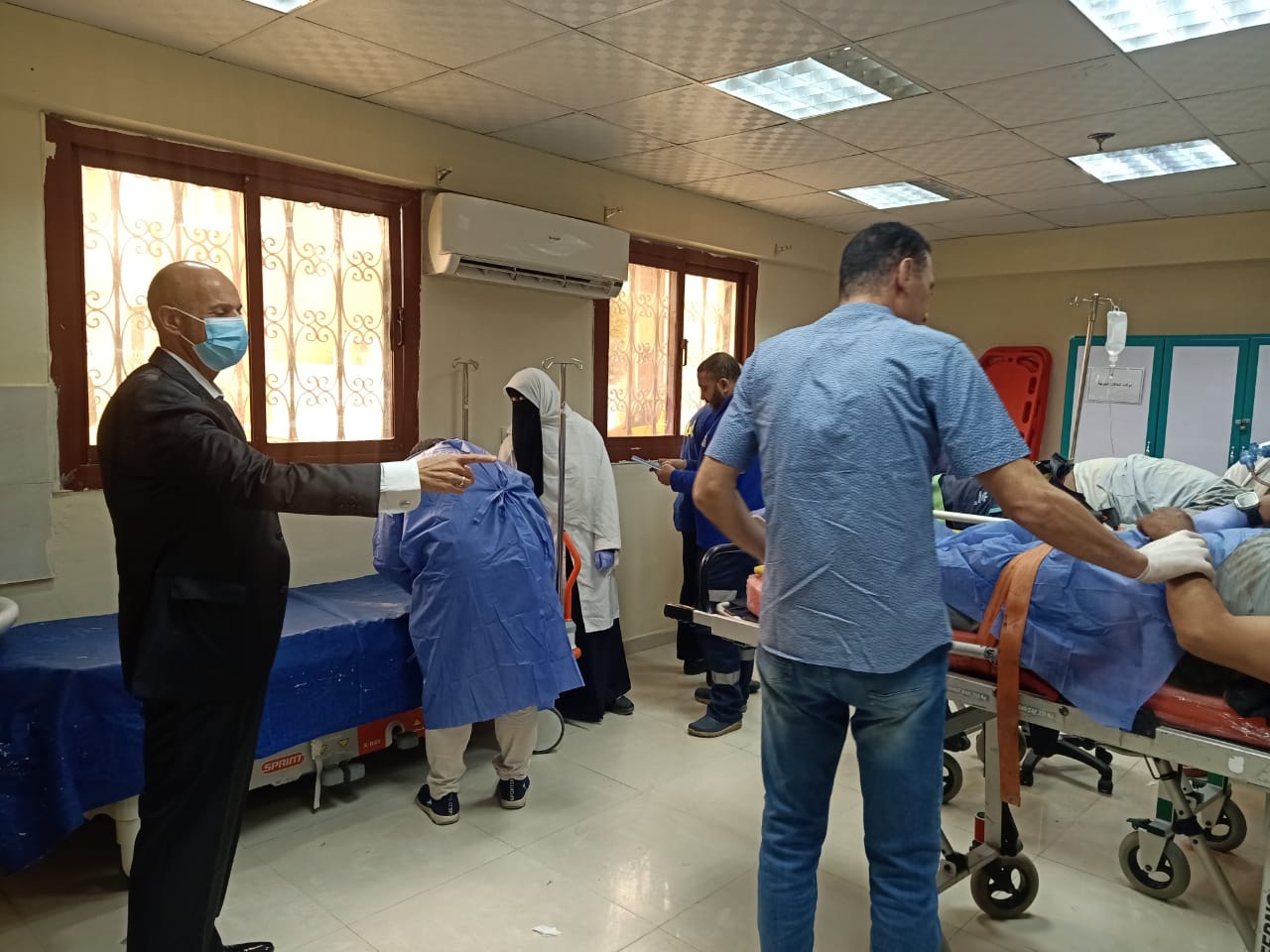 وكيل وزارة الصحة يتابع حالة المصابين 3