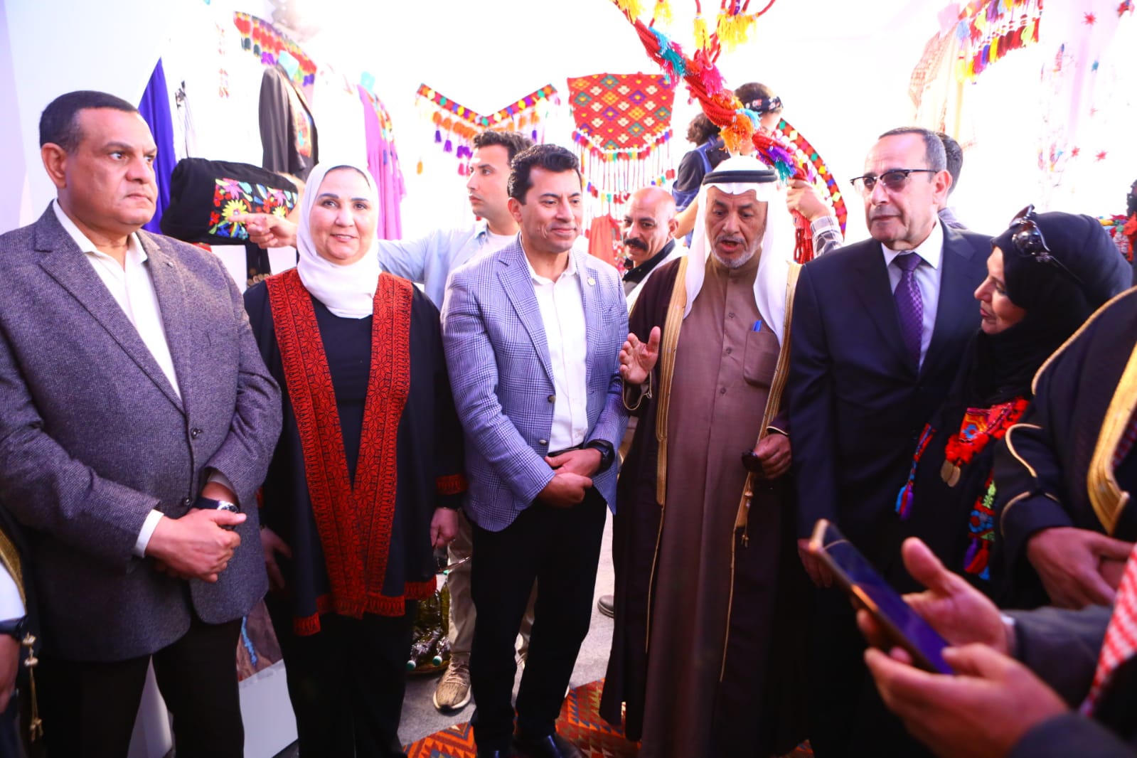   وزيرة التضامن تفتتح معرض المنتجات التراثية واليدوية