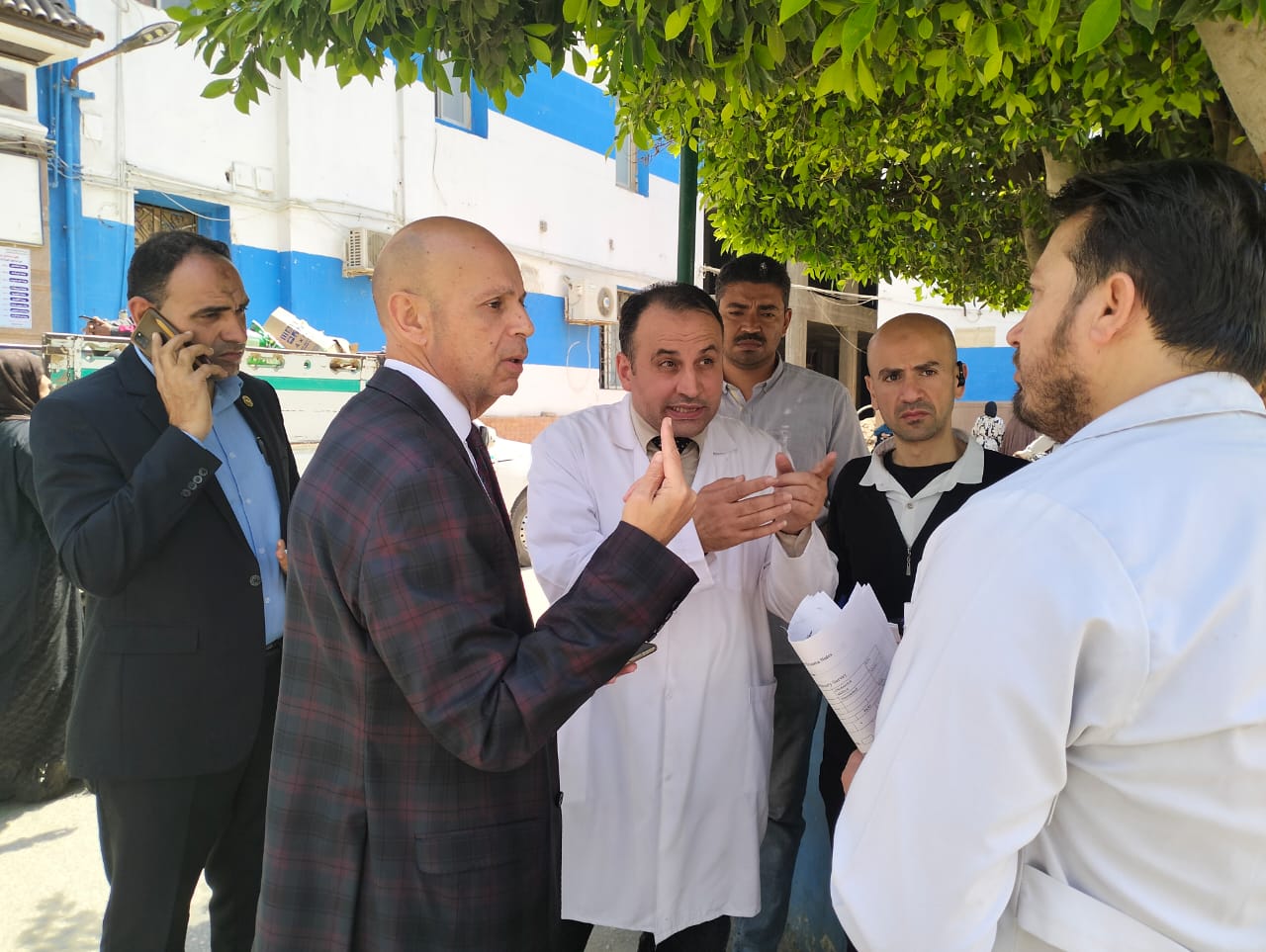 وكيل وزارة الصحة يطمئن على المصابين 06