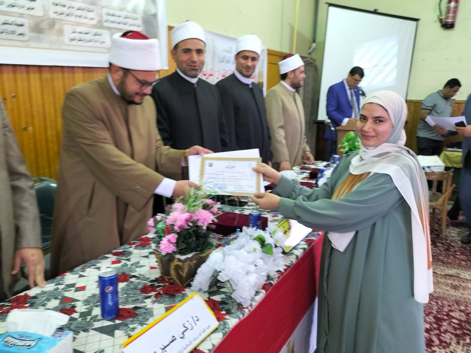 الجامع الأزهر يكرم 56 حافظا من الدارسين برواق القرآن الكريم بكفر الشيخ