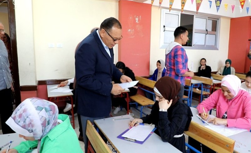 محافظ الشرقية يتفقد امتحانات الشهادة الإعدادية 01