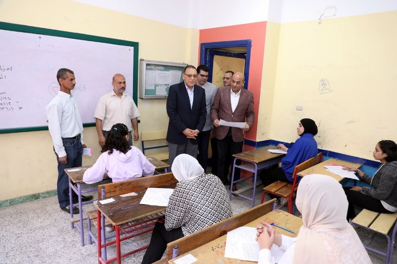 محافظ الشرقية يتفقد امتحانات الشهادة الإعدادية 02