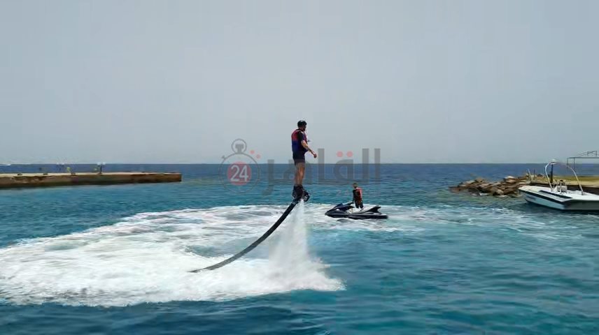 استعراضات الرجل الطائر بالغردقة 