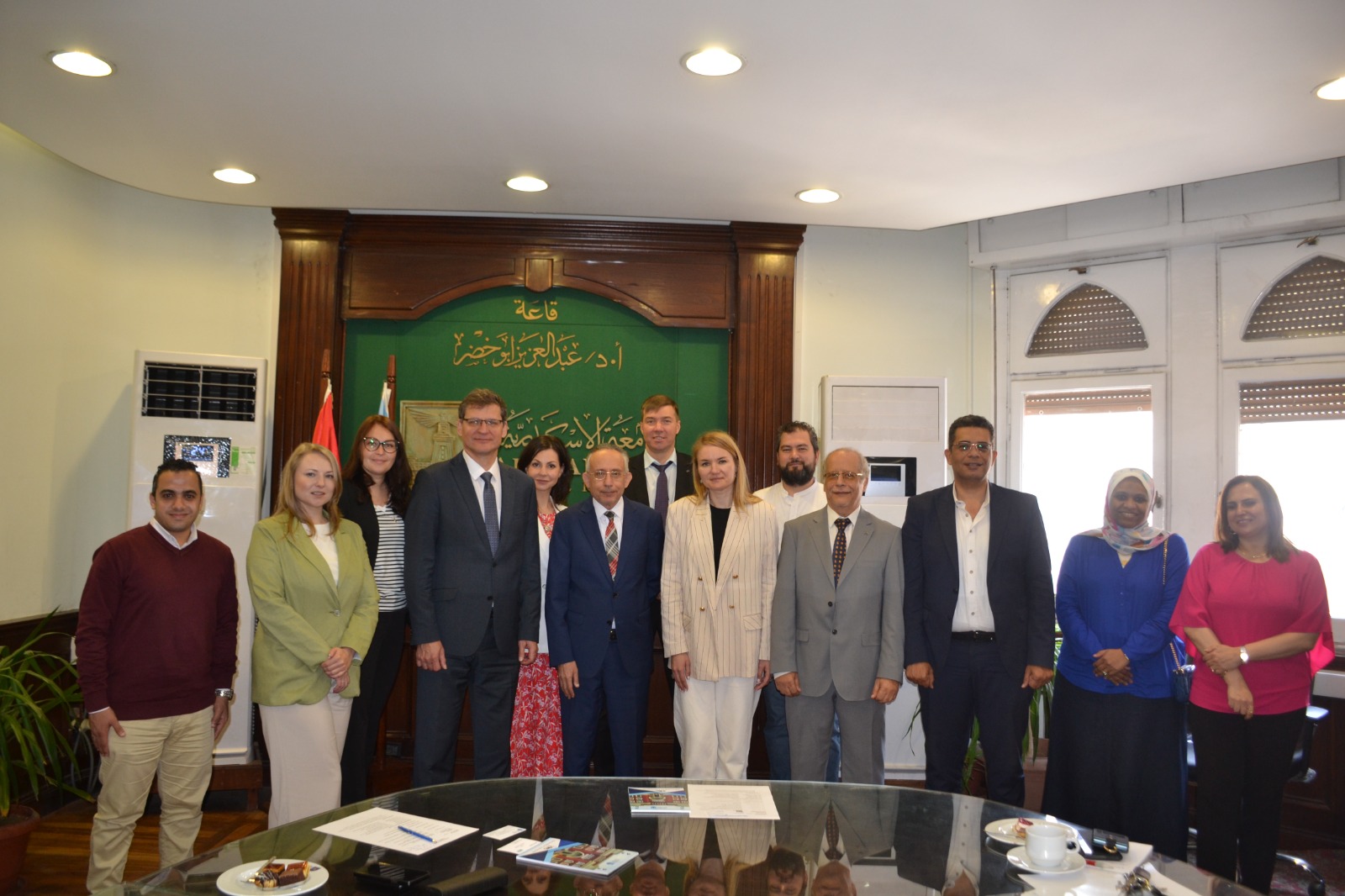 جامعة الإسكندرية تبحث إنشاء درجات علمية مشتركة مع الجامعات الروسية   