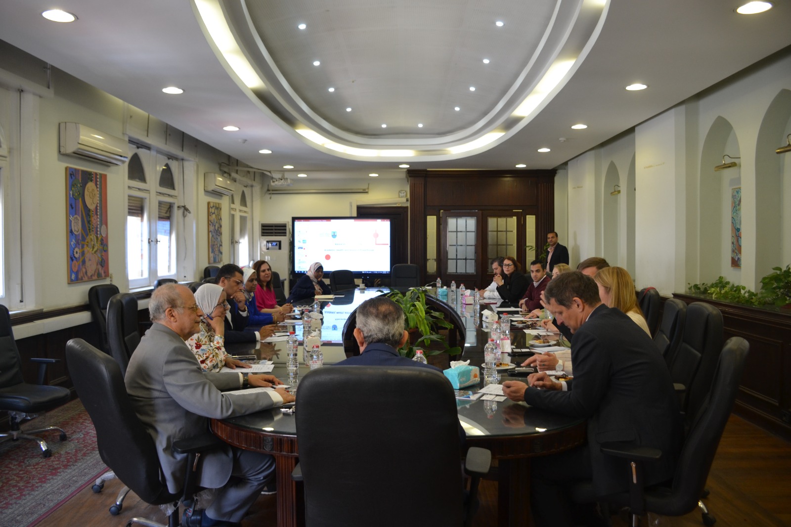 جامعة الإسكندرية تبحث إنشاء درجات علمية مشتركة مع الجامعات الروسية   