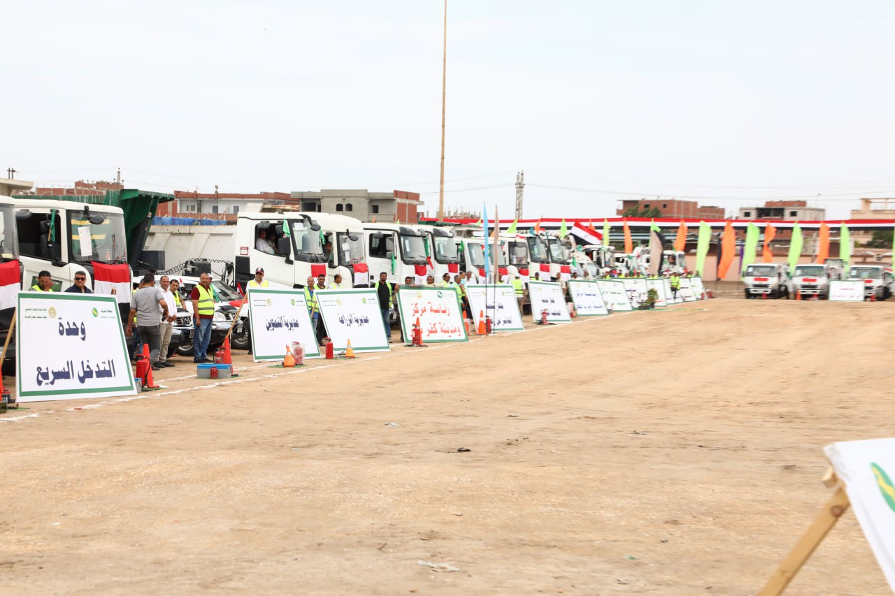 اصطفاف المعدات الهندسية والفنية لمجابهة الأزمات والكوارث 02