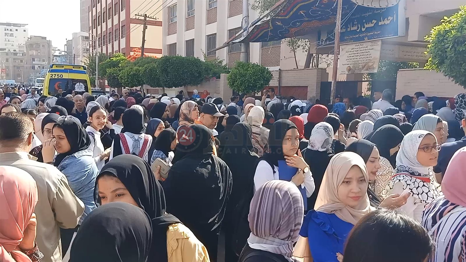 توافد الطلاب على اللجان 