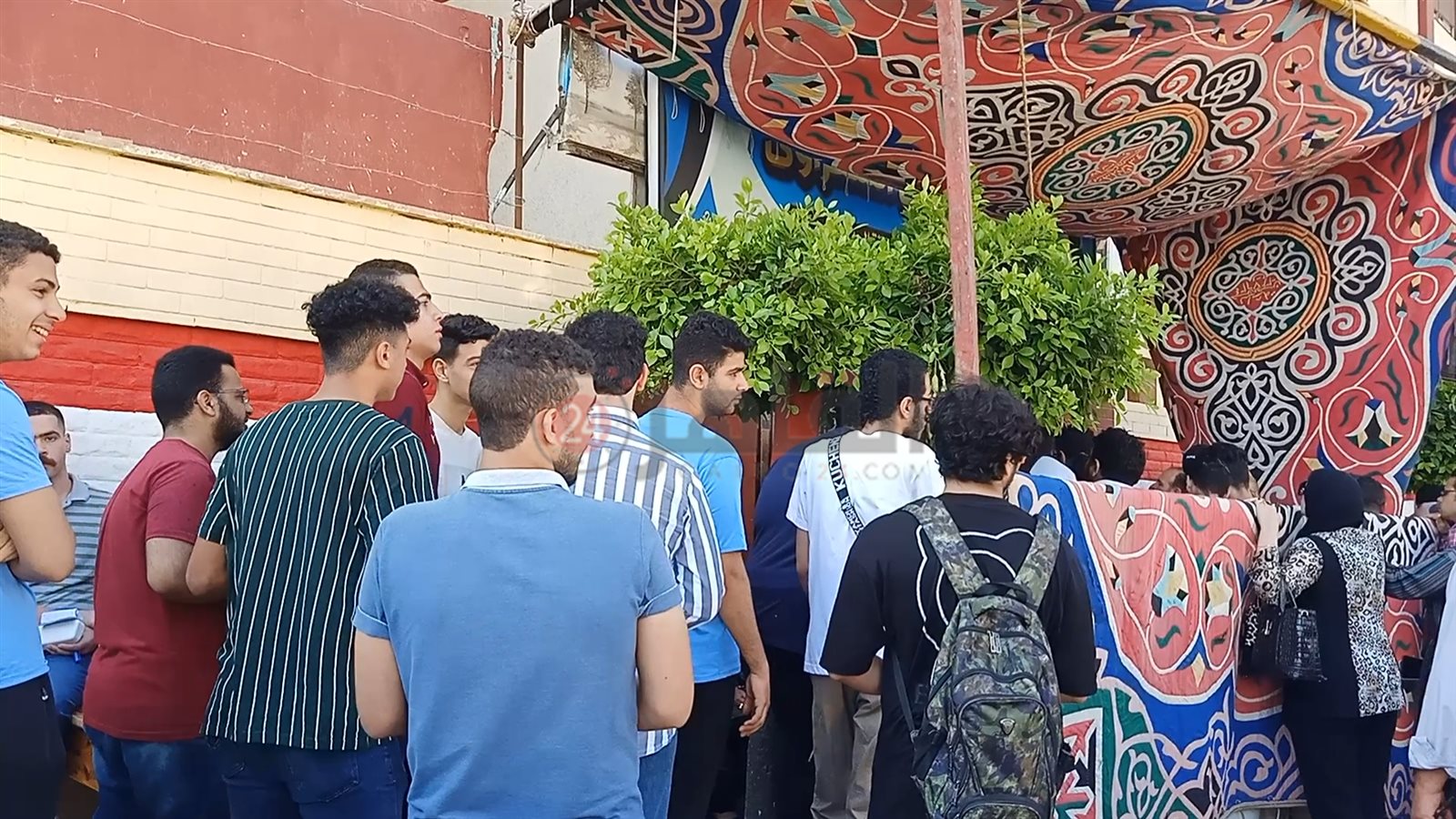 توافد الطلاب على اللجان 