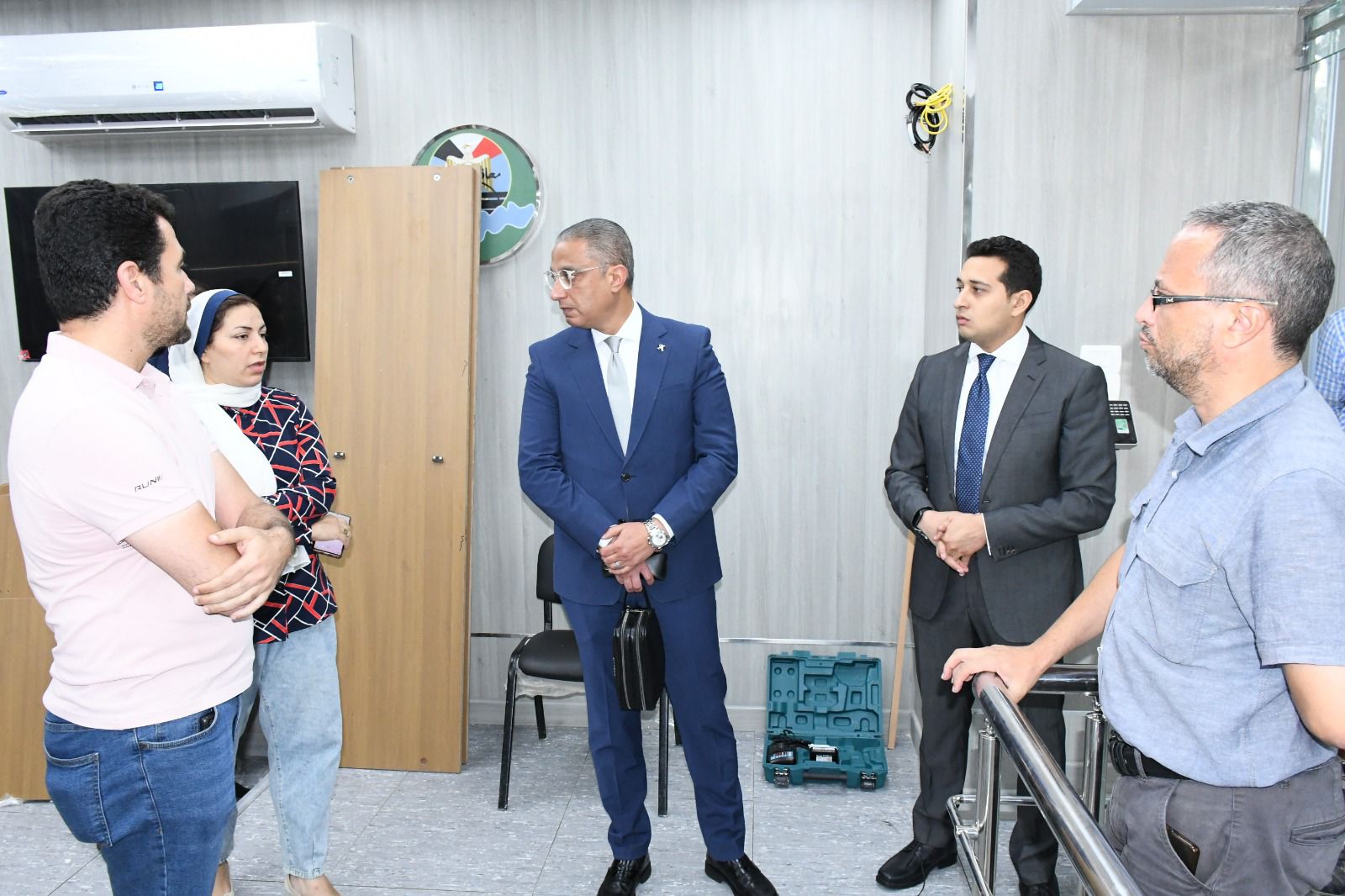 محافظ الفيوم يتفقد التجهيزات النهائية للمركز