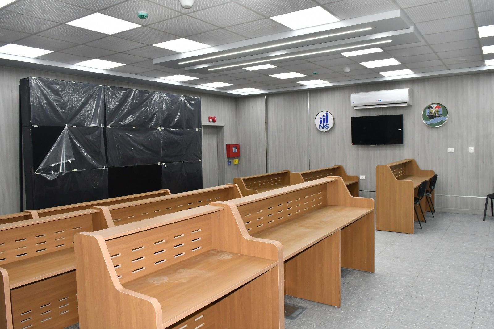 محافظ الفيوم يتفقد التجهيزات النهائية للمركز