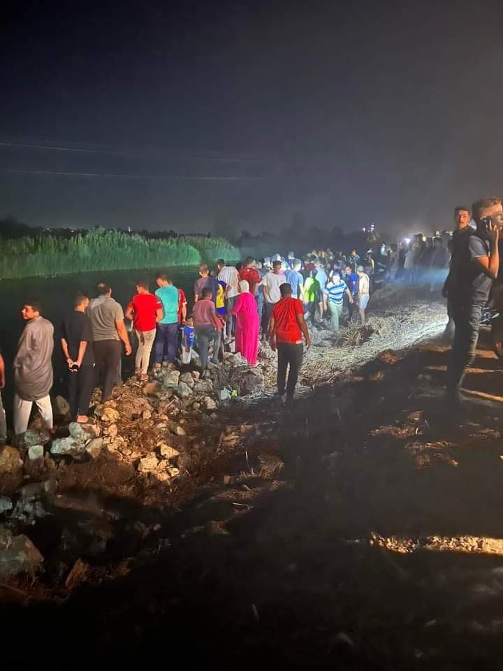 تجمهر الأهالي بعد الحادث