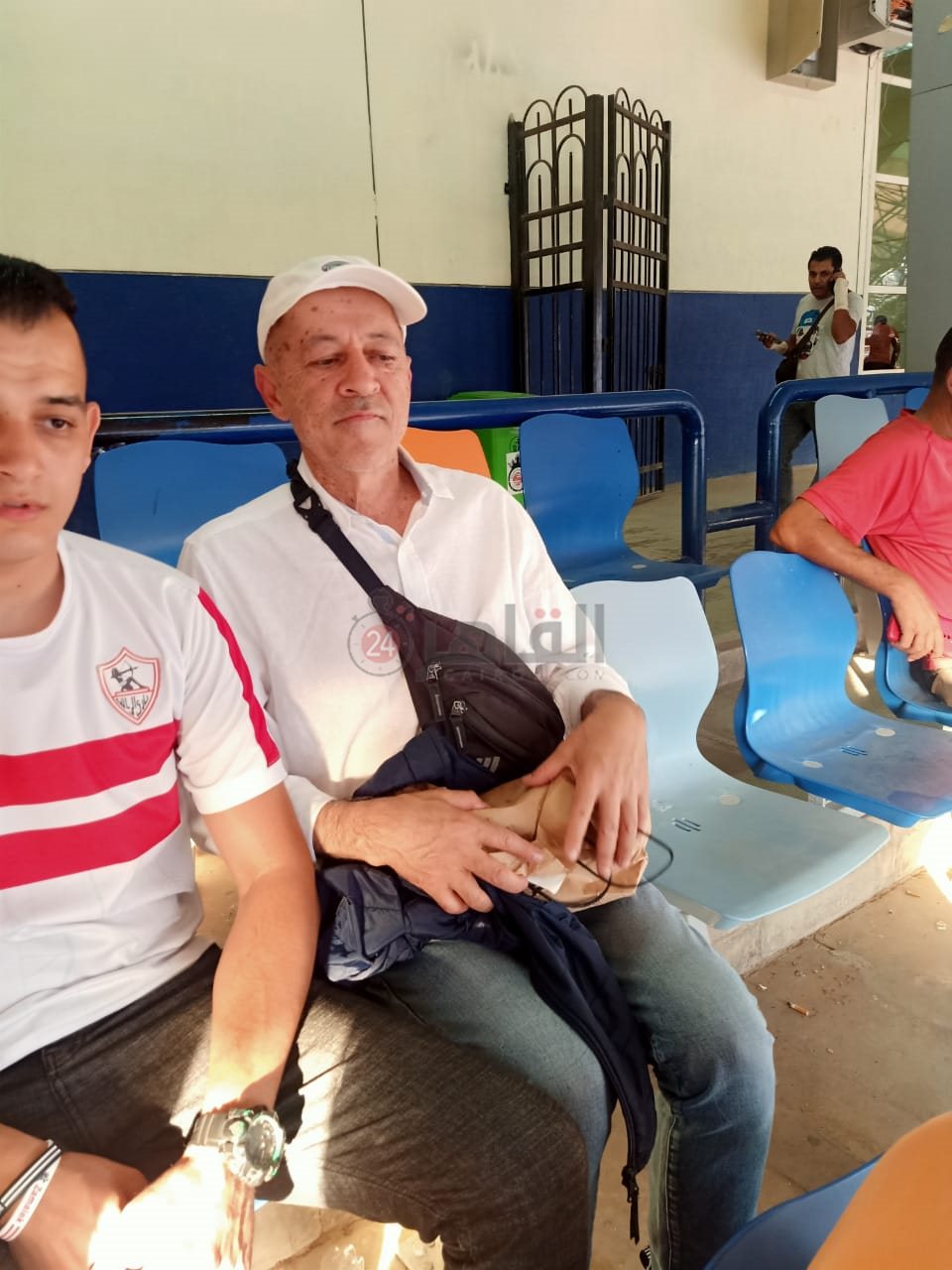 صديق أوسوريو في مدرجات استاد القاهرة (4)