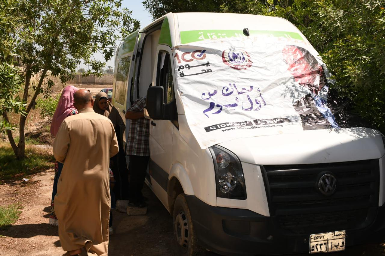 محافظ الفيوم يتفقد أعمال حملة 100 يوم صحة