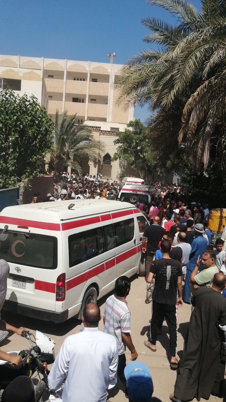 لحظة وصول جثامين ضحايا حادث عقار حدائق القبة 3