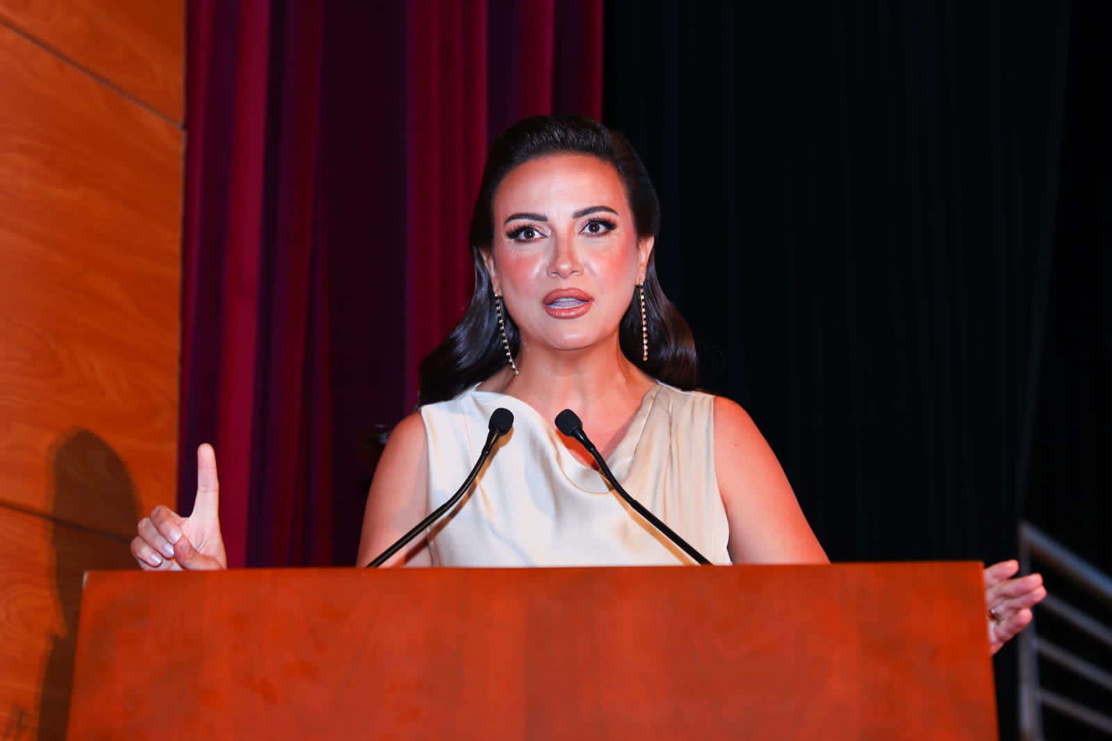 جامعة مصر للعلوم والتكنولوجيا تقيم حفلا كبيرا لتخريج دفعة جديدة من كلية طب الأسنان 