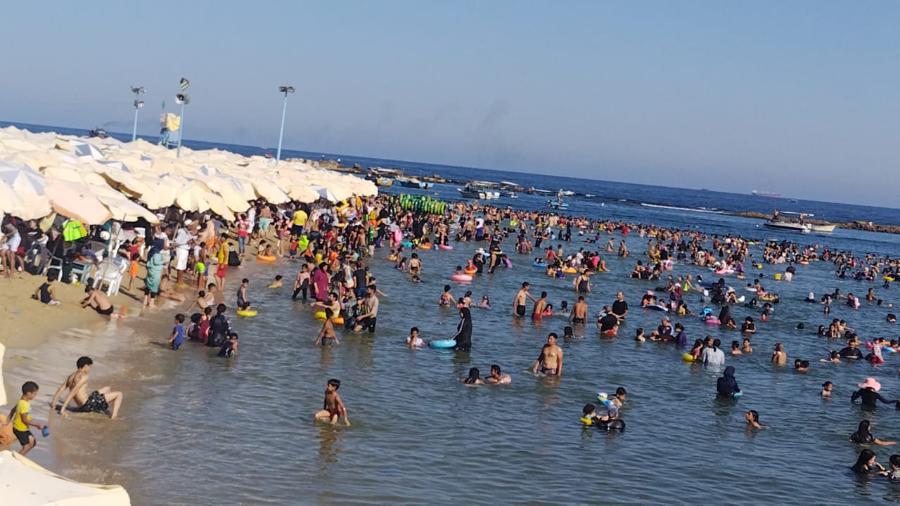 اقبال على شواطئ الإسكندرية