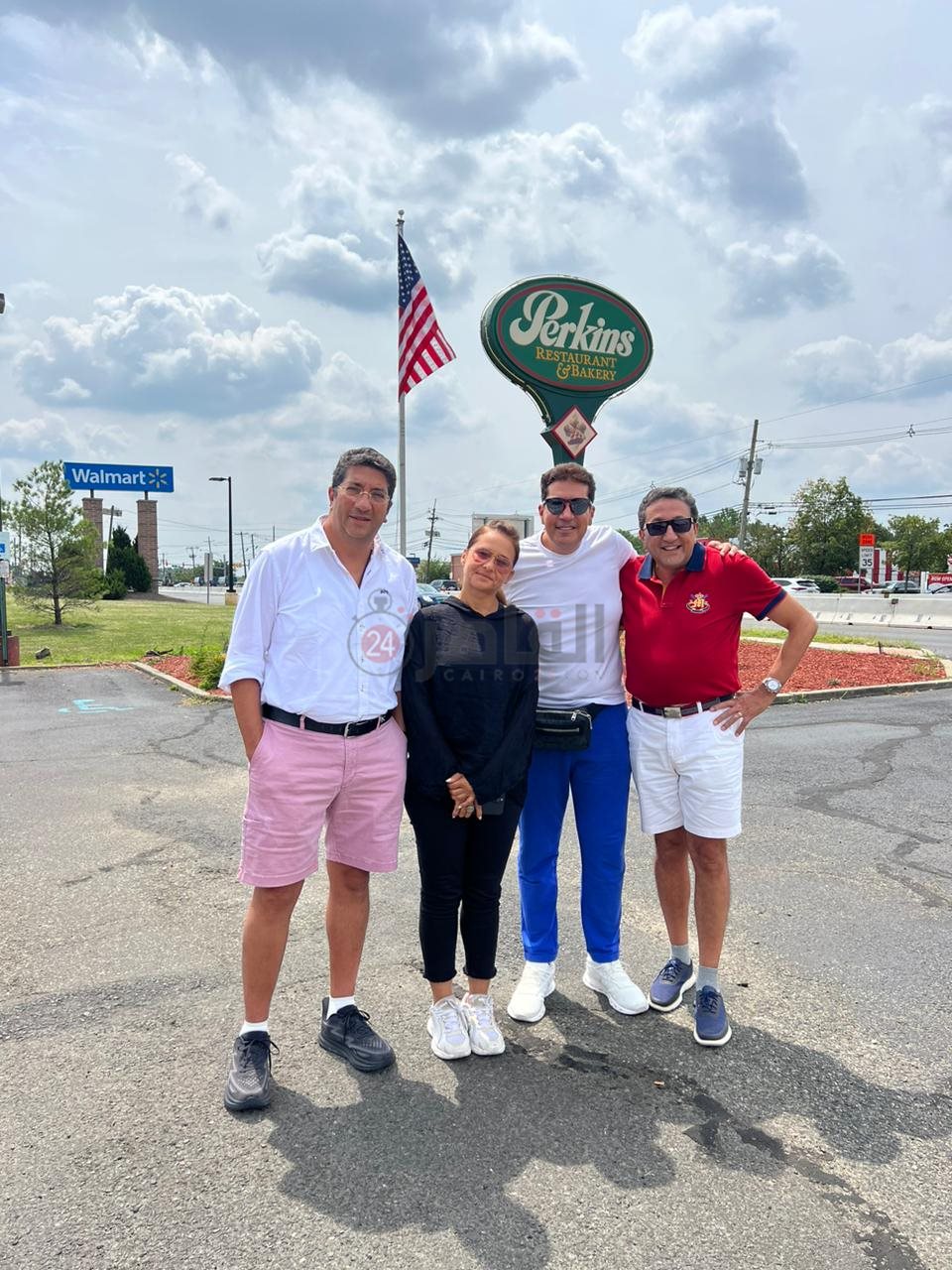 المستشار أمير رمزي بصحبة الفنان هاني رمزي ونيلي كريم