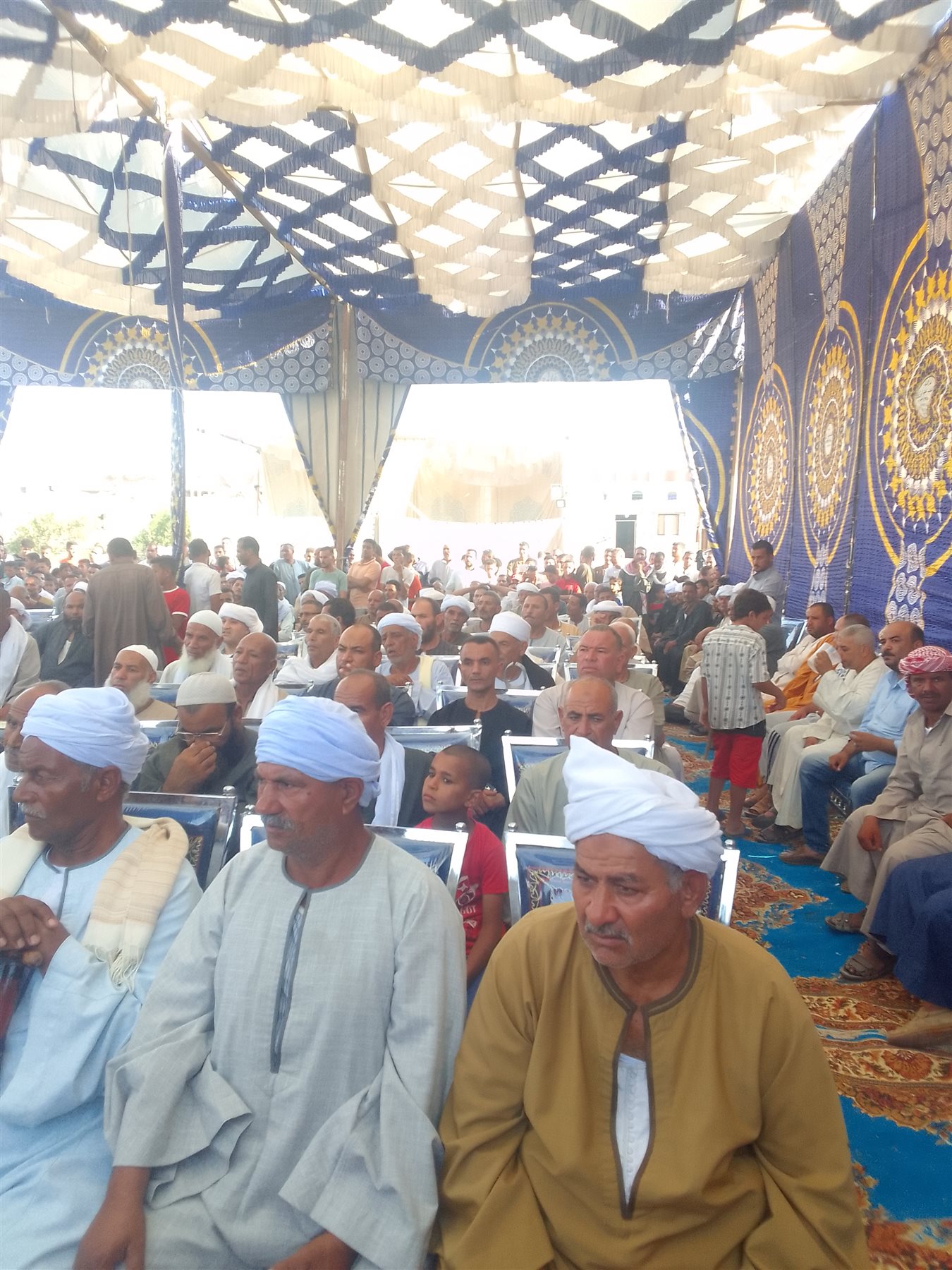 جلسة صلح عرفية لإنهاء خصومة ثأرية بين عائلتين بقرية دبانة