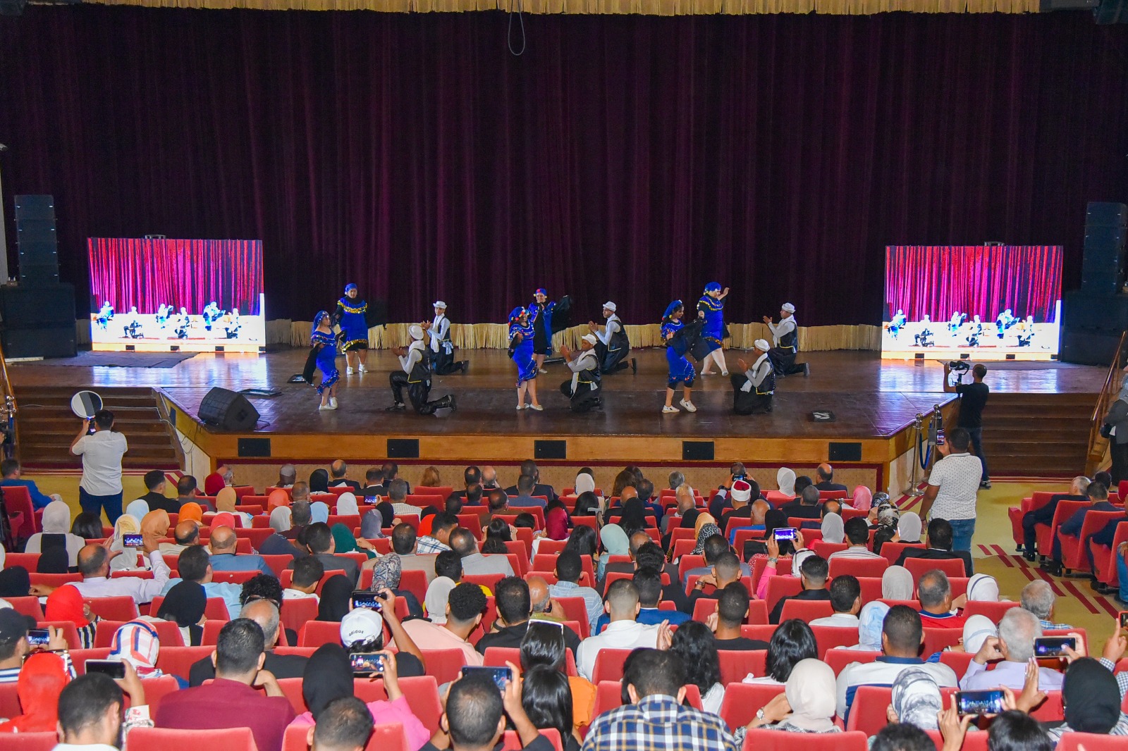 محافظ الإسكندرية يكرم أوئل الشهادات الثانوية وابطال ذوي الهمم 1