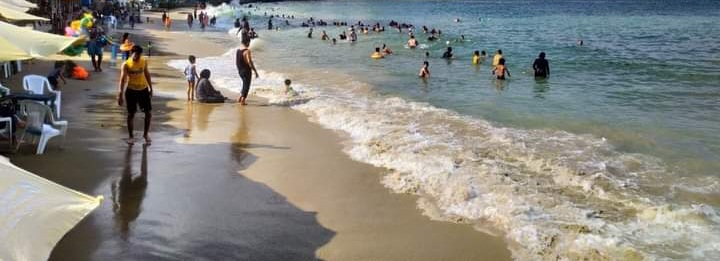 إقبال متوسط على شواطئ الإسكندرية 