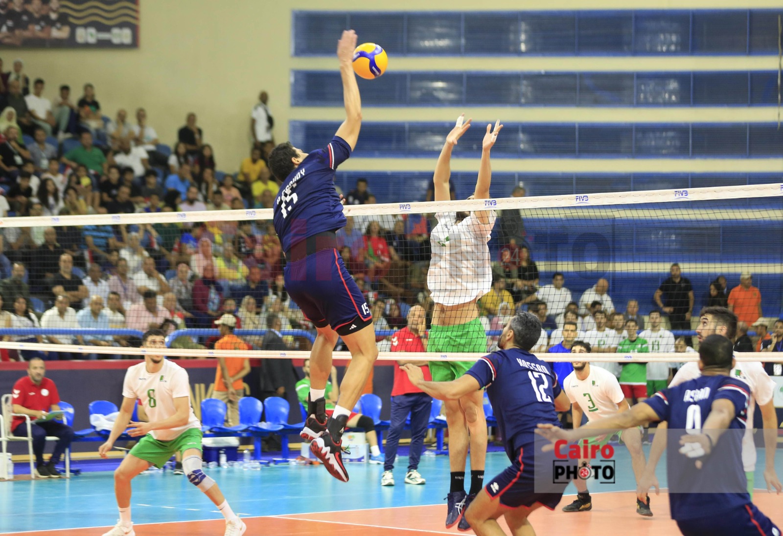 مباراة منتخب كرة الطائرة أمام الجزائر (1)