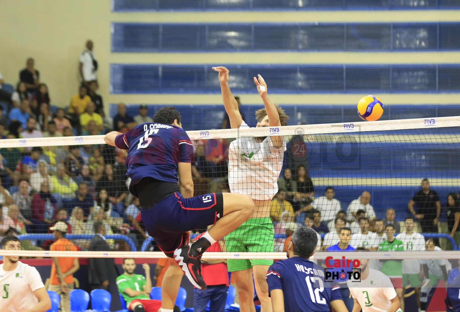 مباراة منتخب كرة الطائرة أمام الجزائر (2)