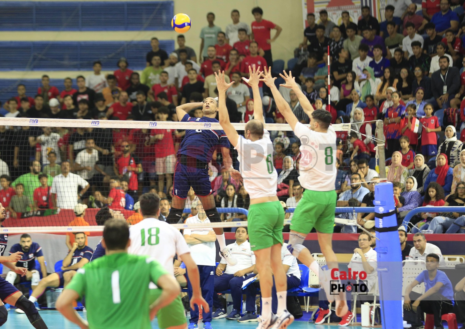 مباراة منتخب كرة الطائرة أمام الجزائر (4)