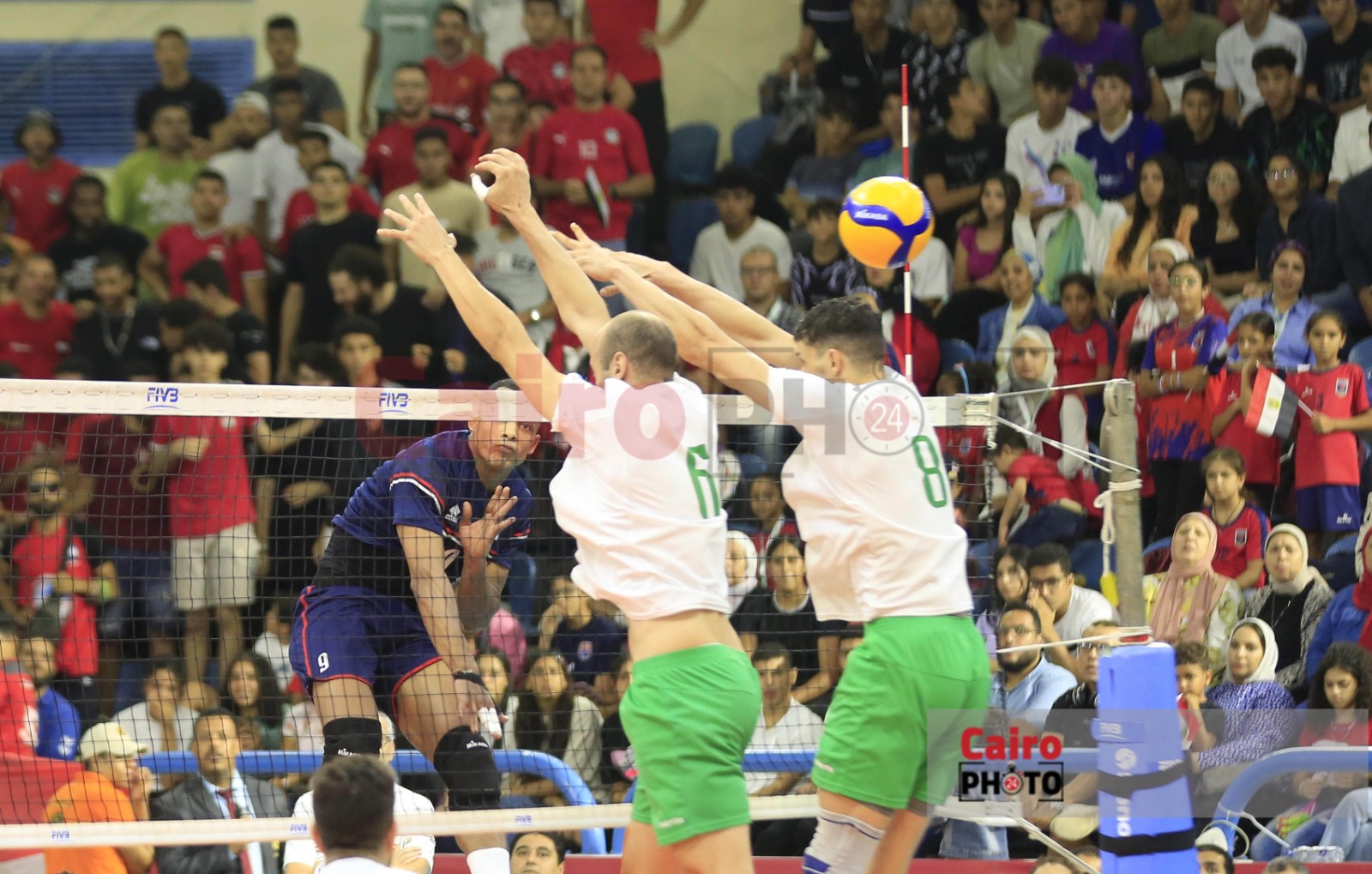 مباراة منتخب كرة الطائرة أمام الجزائر (6)