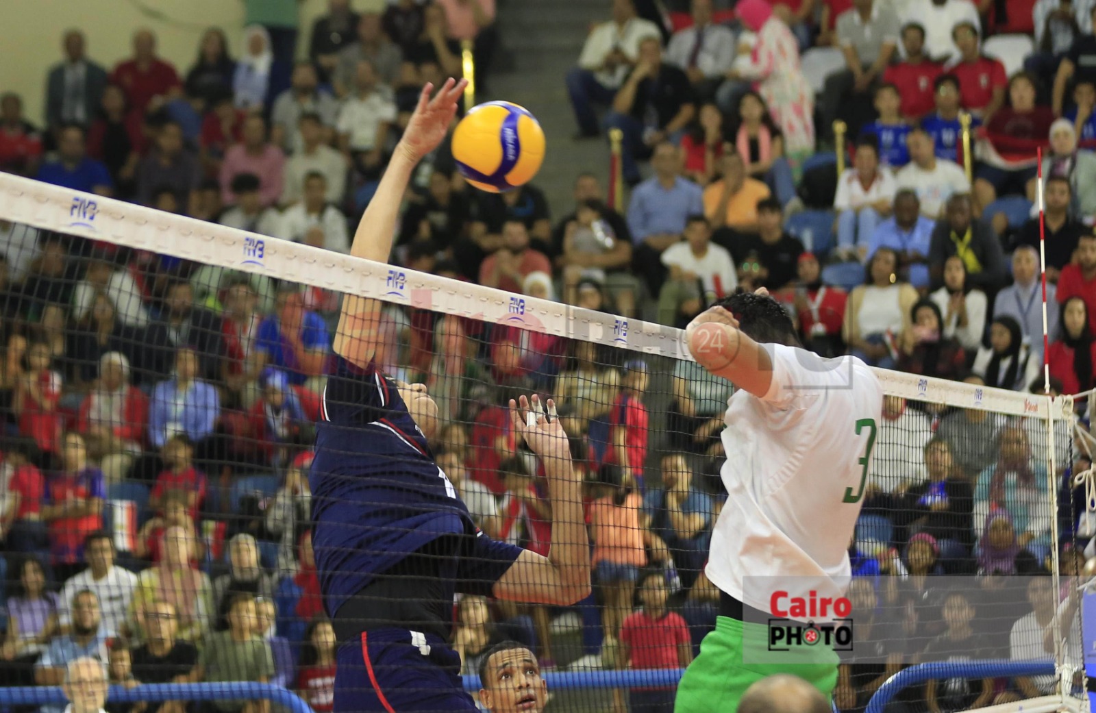 مباراة منتخب كرة الطائرة أمام الجزائر (19)