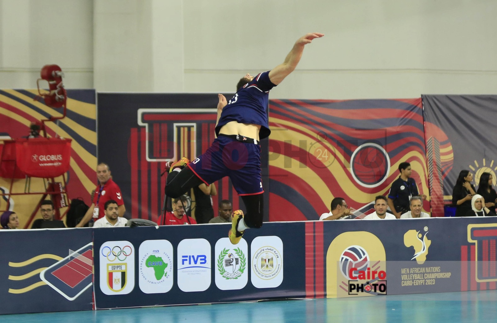 مباراة منتخب كرة الطائرة أمام الجزائر (24)