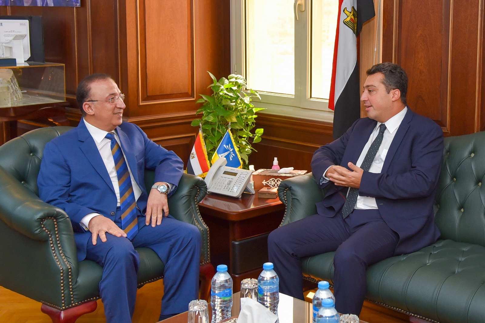 محافظ الإسكندرية يودع قنصل لبنان