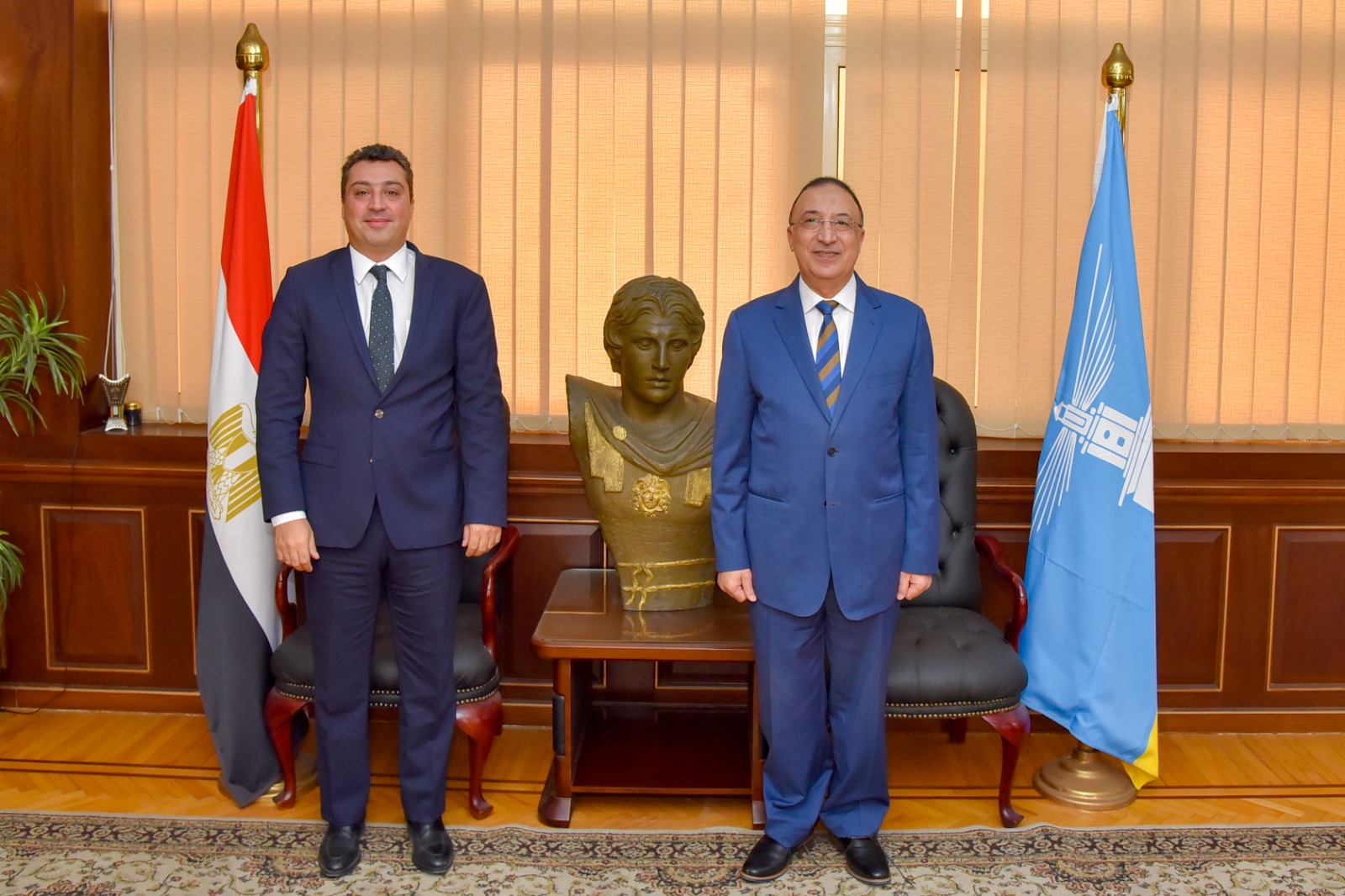 محافظ الإسكندرية يودع قنصل لبنان