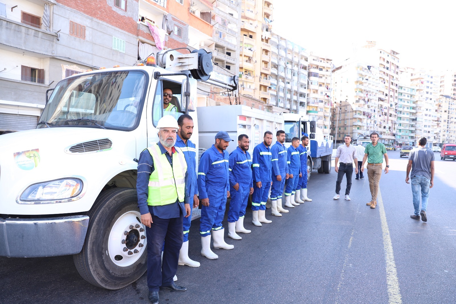 تطهير الشنايش والمطابق استعدادا للشتاء فى الإسكندرية 