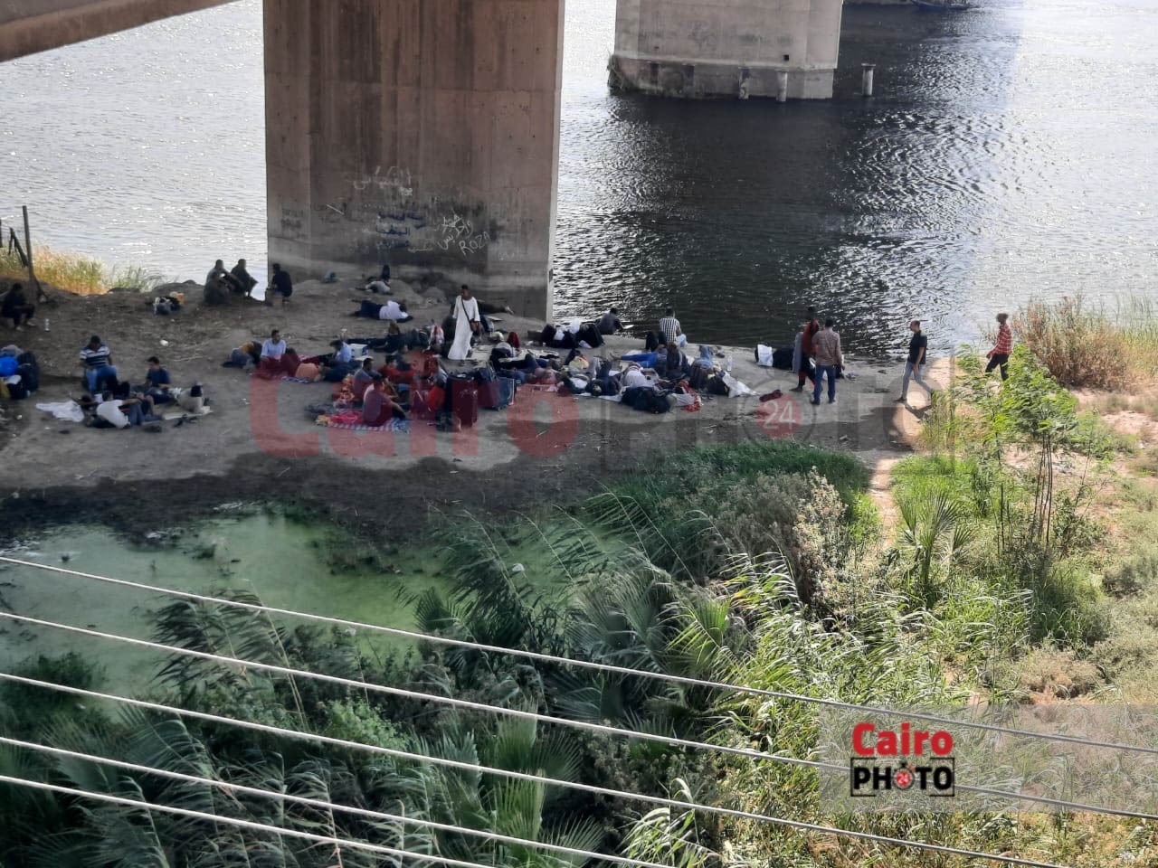 طاقم عمال الباخرة النيلية الغارقة جزئيا في المنيا 