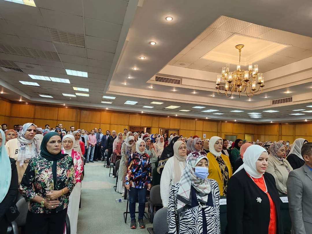 جانب من الحضور على هامش الافتتاح