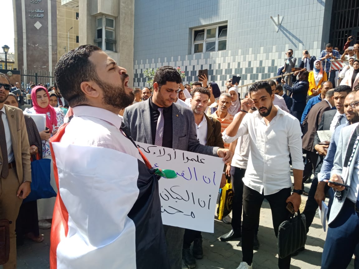 وقفة احتجاجية في الإسكندرية للتنديد باعتداءات الكيان الصهيوني