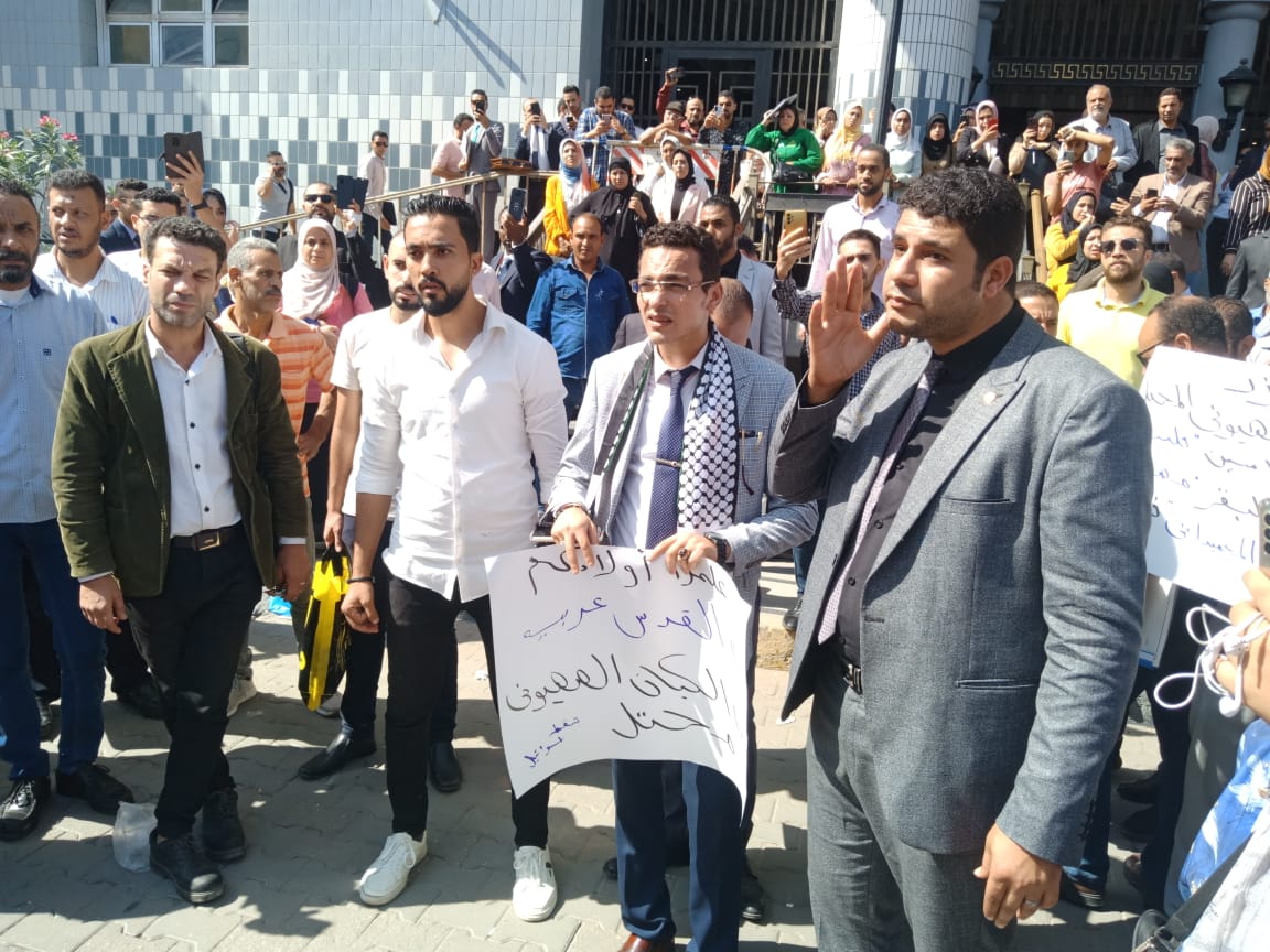 وقفة احتجاجية في الإسكندرية للتنديد باعتداءات الكيان الصهيوني