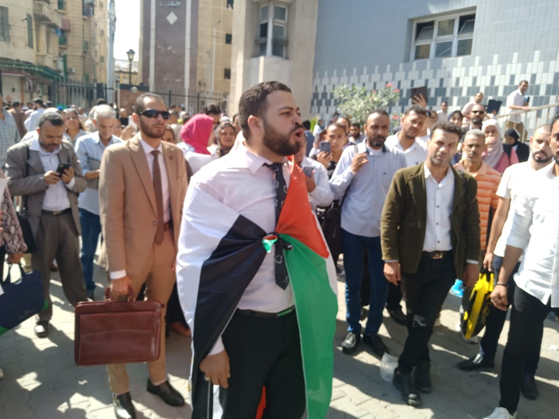 وقفة احتجاجية في الإسكندرية للتنديد باعتداءات الكيان الصهيوني