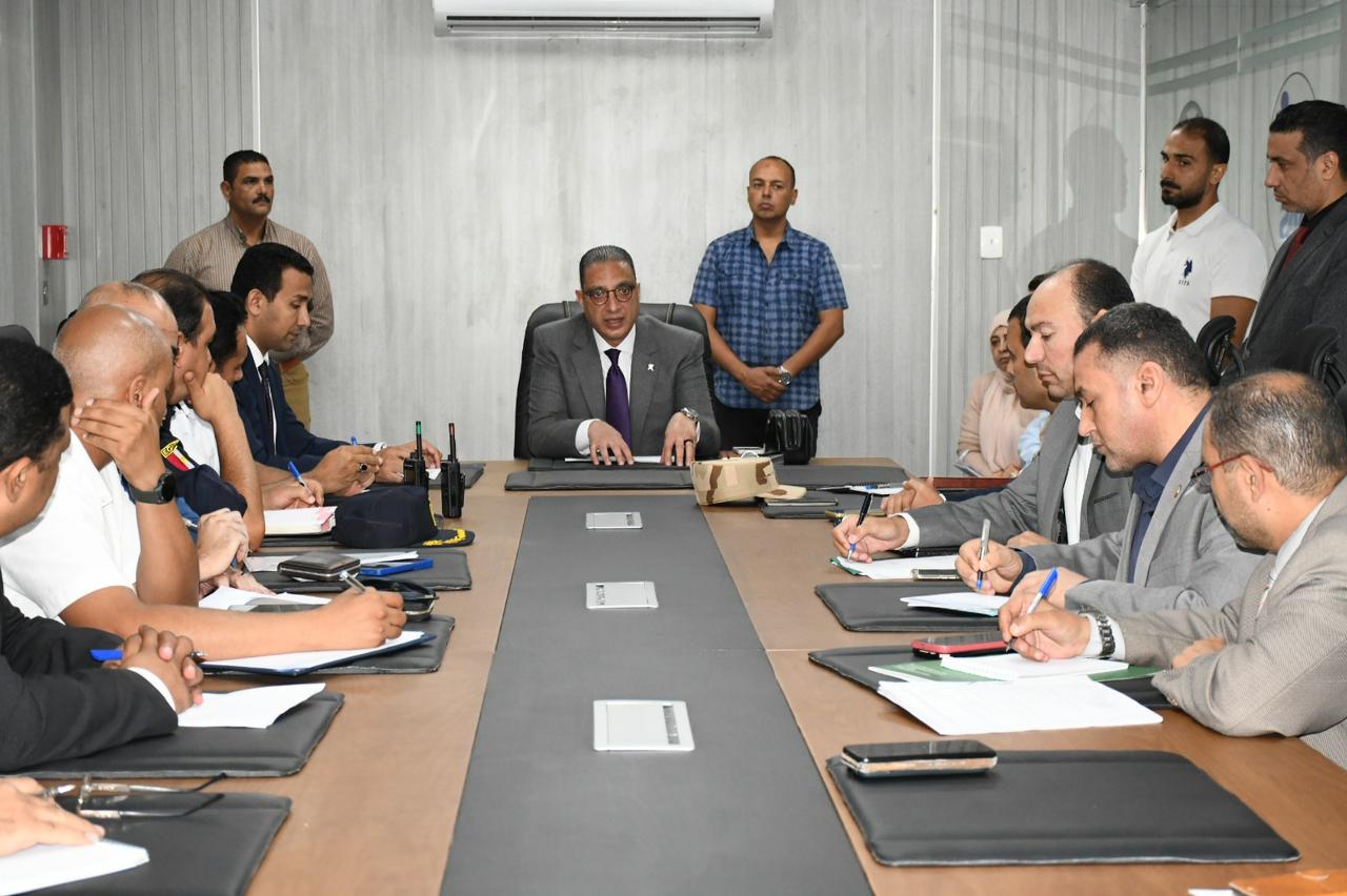 اجتماع محافظ الفيوم