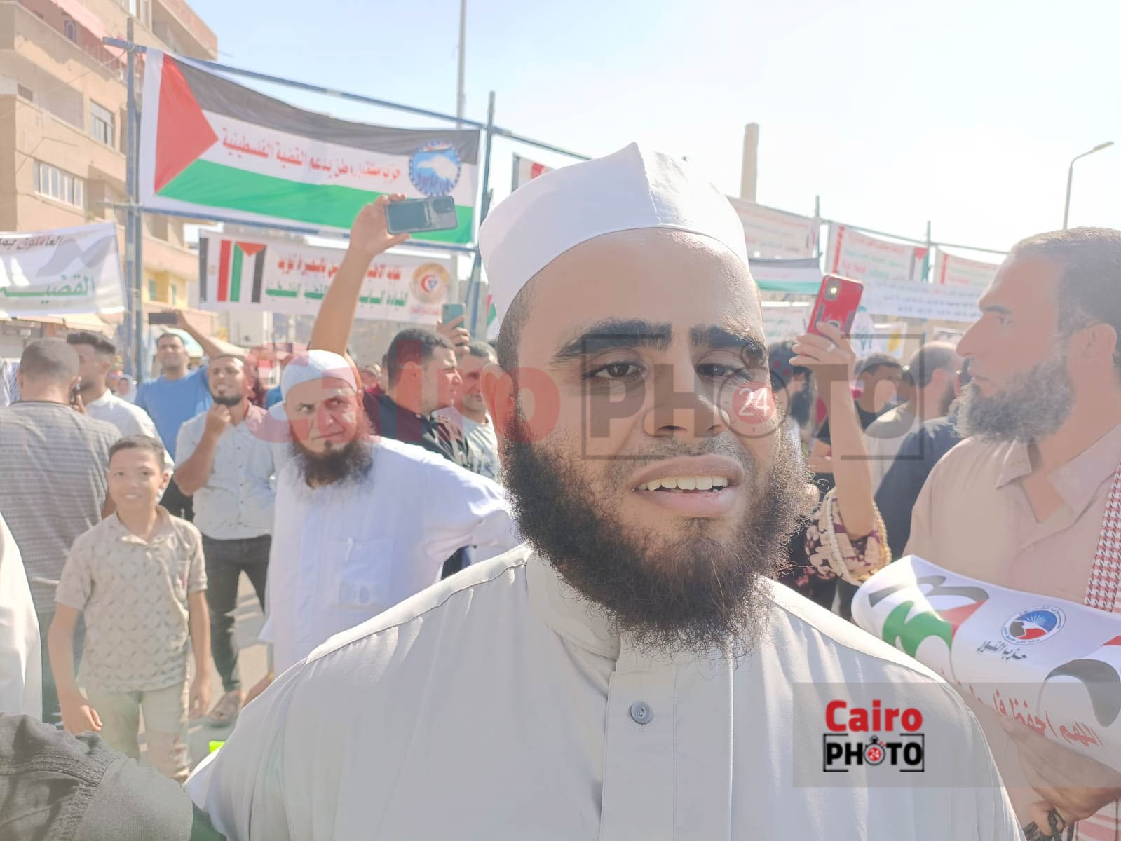 أحد المواطنين من ذوي الهمم المشاركين بالمسيرات 