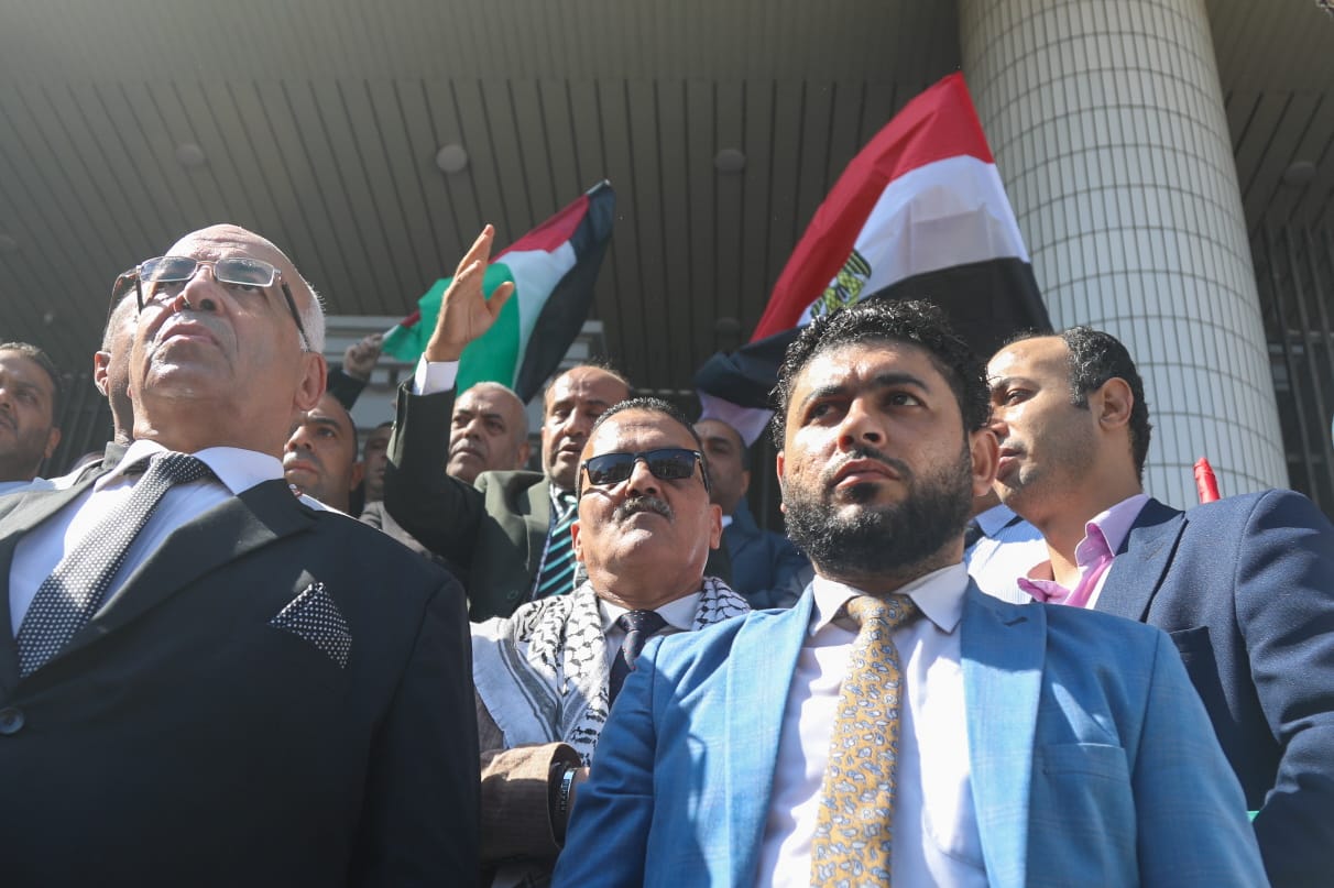 محامو الإسكندرية ينظمون وقفة احتجاجية دعما للشعب الفلسطيني
