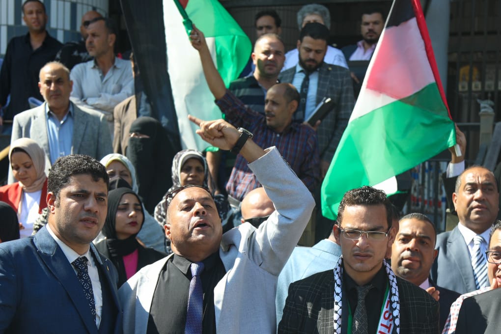 محامو الإسكندرية ينظمون وقفة احتجاجية دعما للشعب الفلسطيني