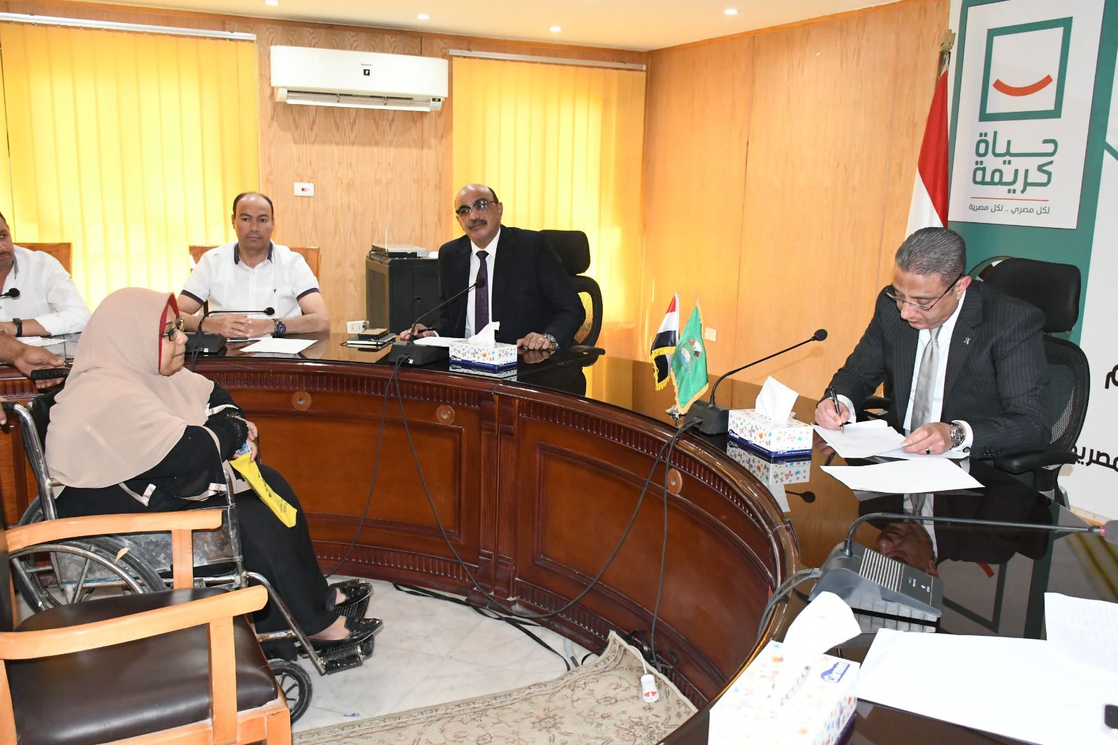 محافظ الفيوم يوجه بتنفيذ تطبيق يتيح للمريض اختيار المستشفى المناسب له