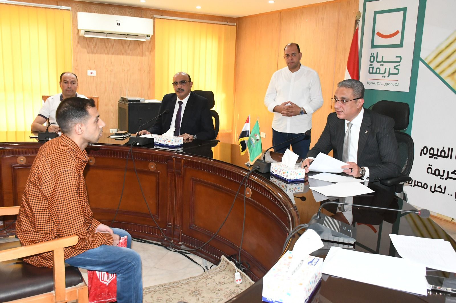 محافظ الفيوم يوجه بتنفيذ تطبيق يتيح للمريض اختيار المستشفى المناسب له