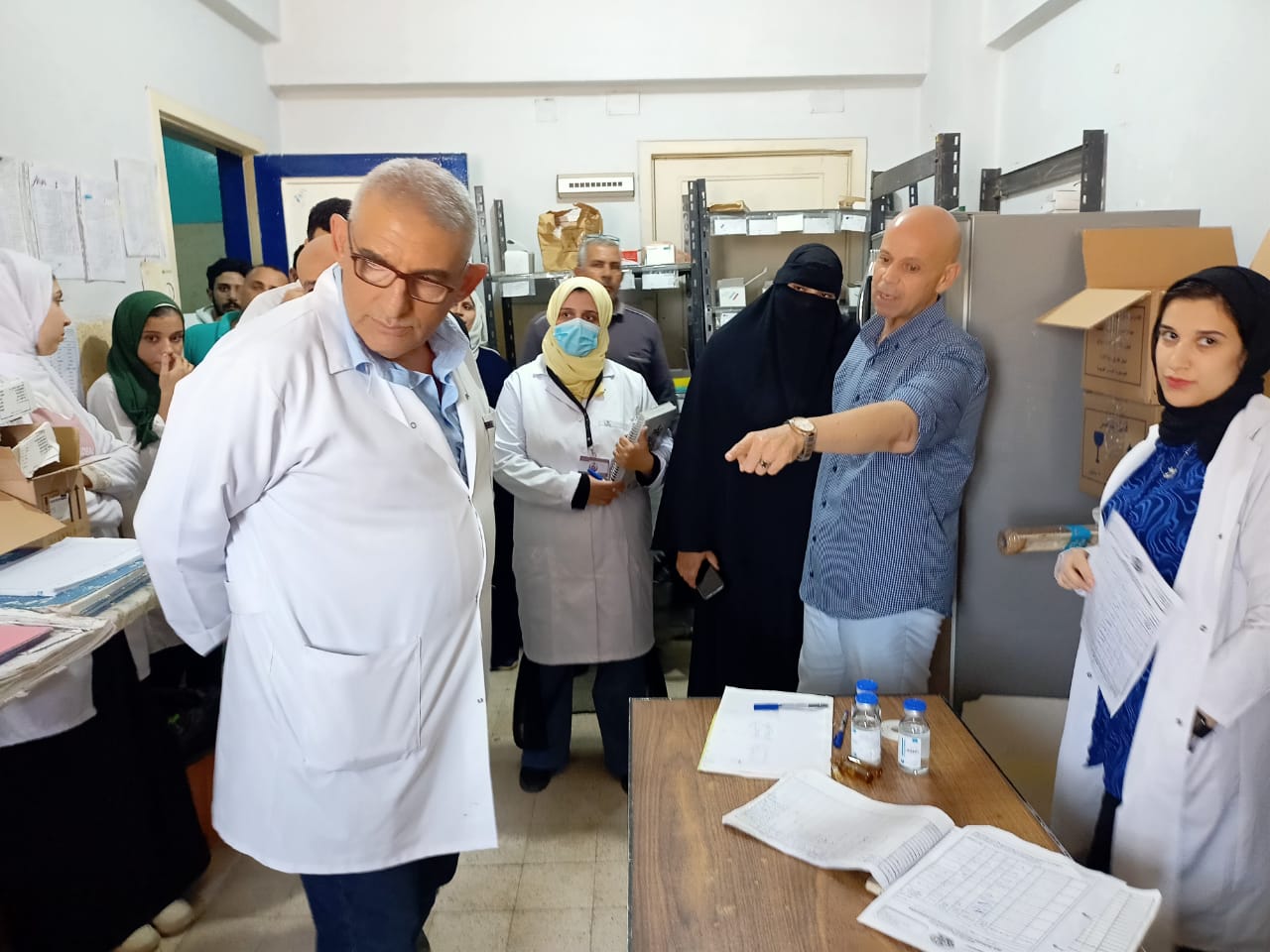 جولة وكيل الوزارة في المستشفى 02