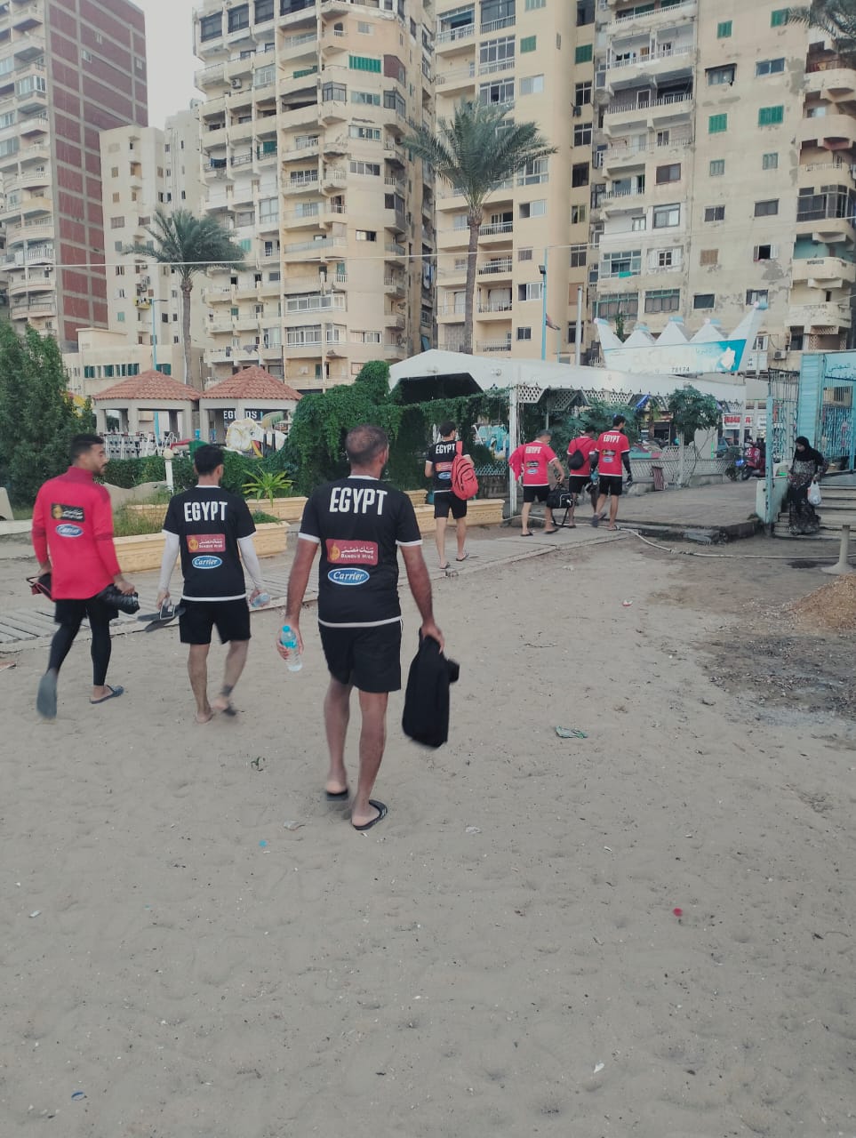 تدريب منتخب الكرة الشاطئية بشواطئ الإسكندرية