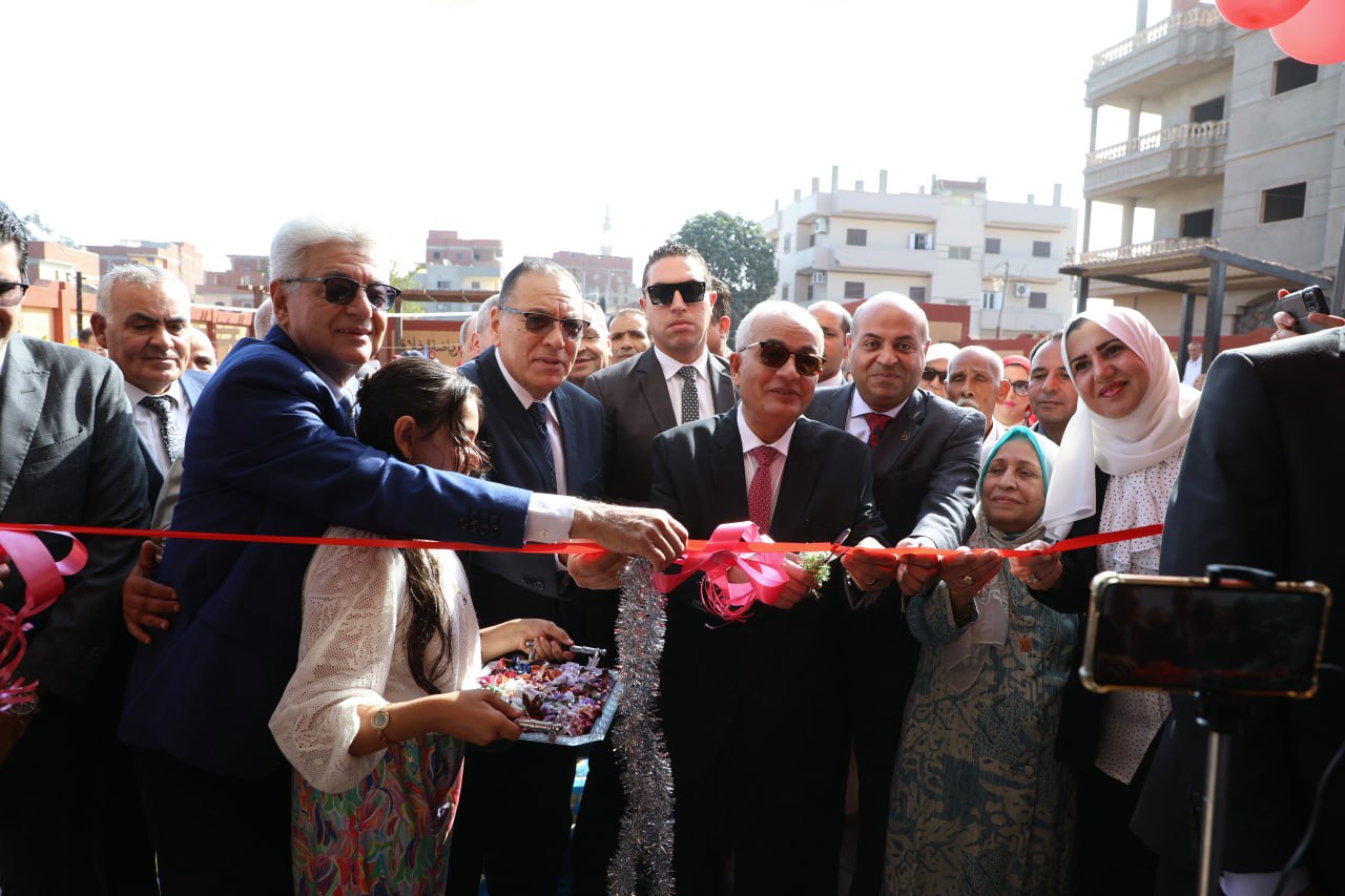 وزير التربية والتعليم ومحافظ الشرقية يفتتحان مدرسة جيهان عبدالحكيم 01