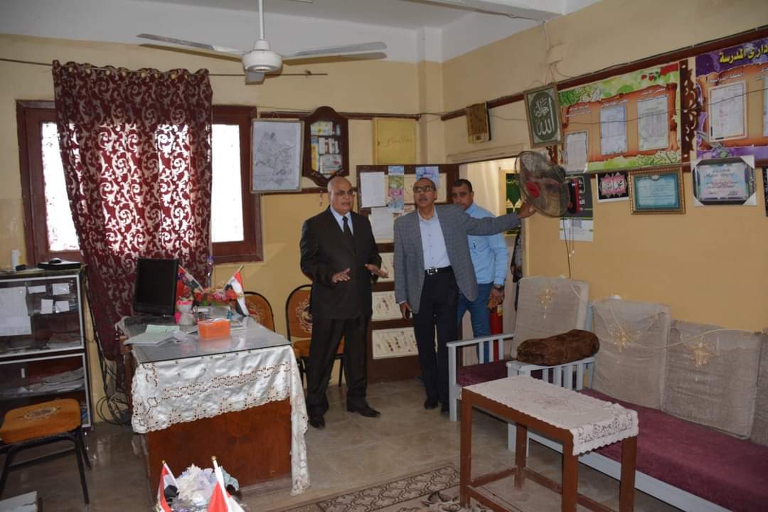 نائب محافظ الدقهلية يتفقد مقار لجان انتخابات الرئاسة