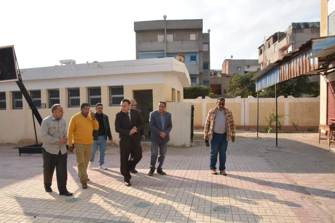 نائب محافظ الدقهلية يتفقد مقار لجان انتخابات الرئاسة