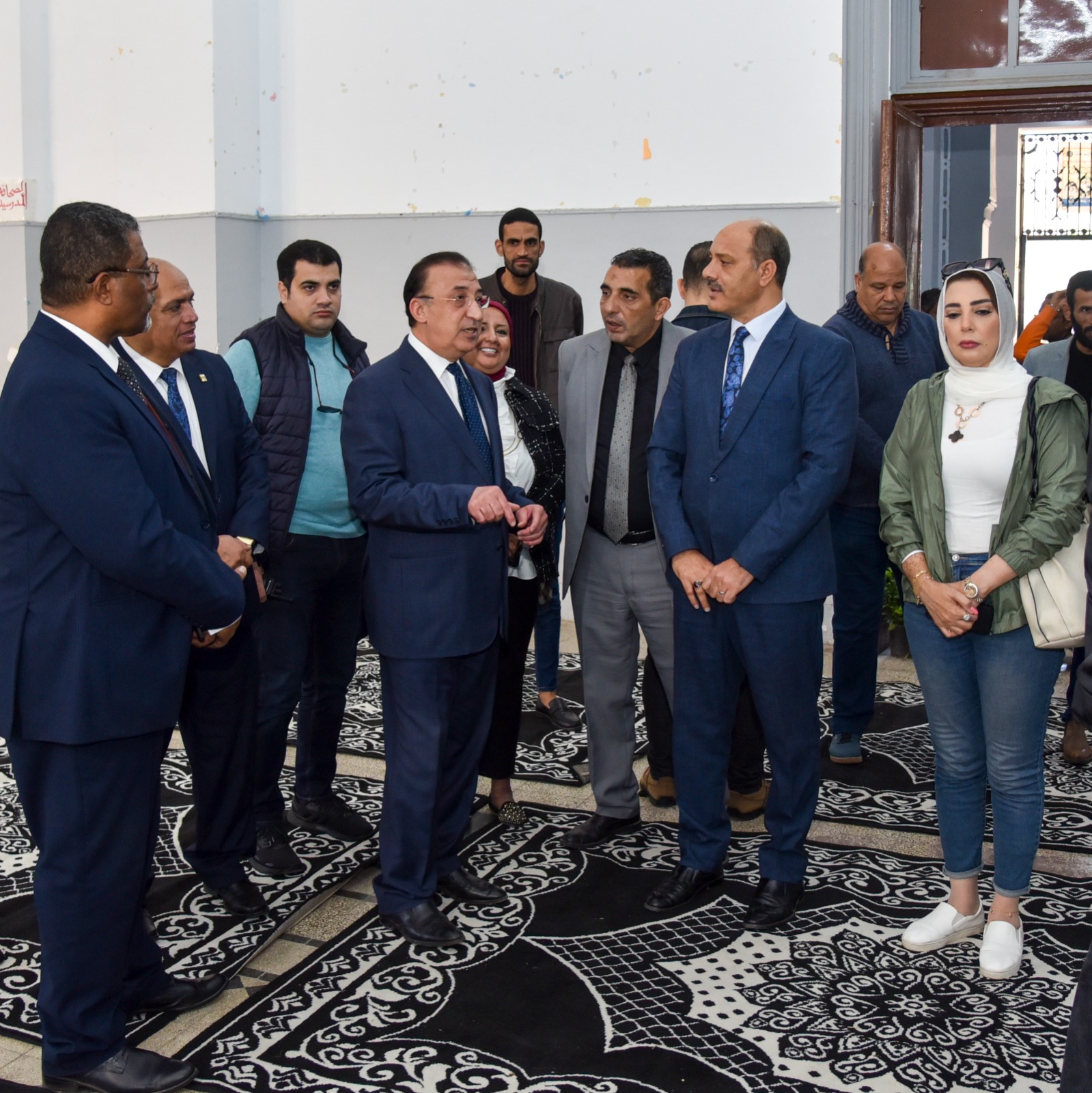 محافظ الإسكندرية يطمئن على جاهزية اللجان العامة للانتخابات الرئاسية 2024